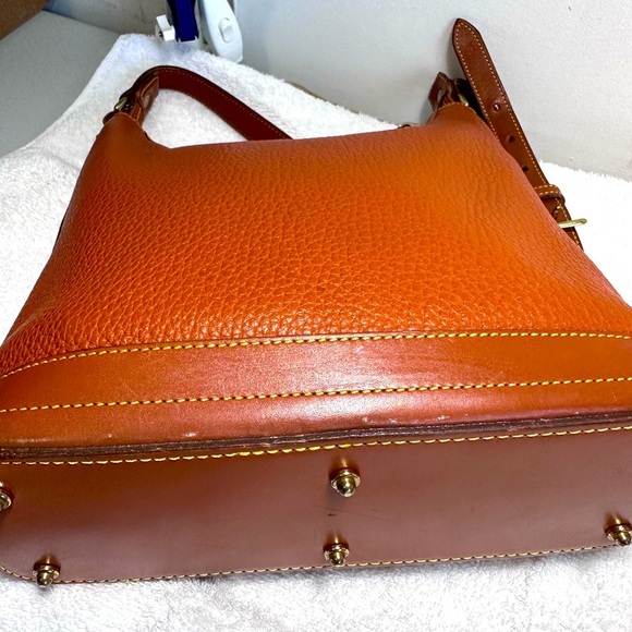 Dooney and Bourke shoulder bag - Picture 4 of 11
